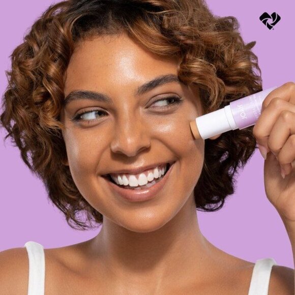 JOAH Crystal Glow Tinted Luminizer Stick, Light TW010 - Picture 8 of 8